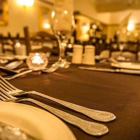 Manor House Hotel, Szálloda