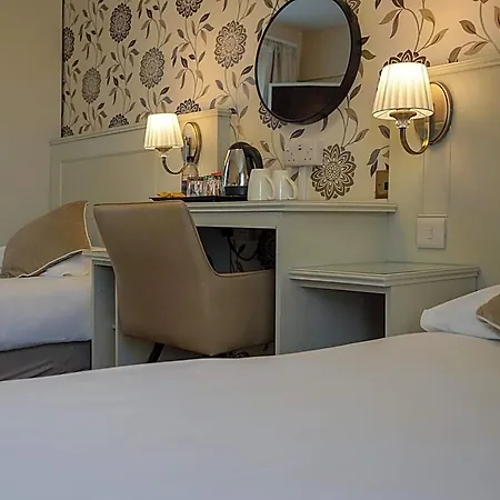 Manor House Hotel, Hotel 3*
