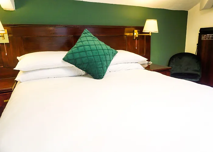 Manor House Hotel, Otel