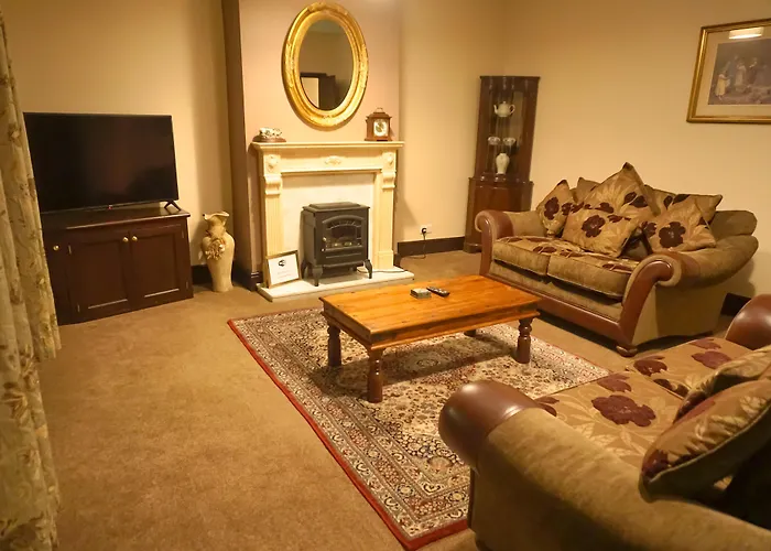 Manor House Hotel, Otel