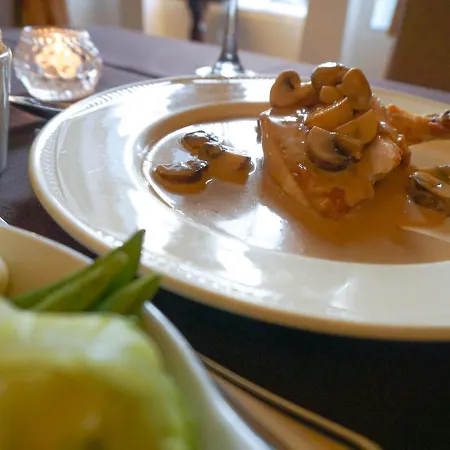 Manor House Hotel, 3*