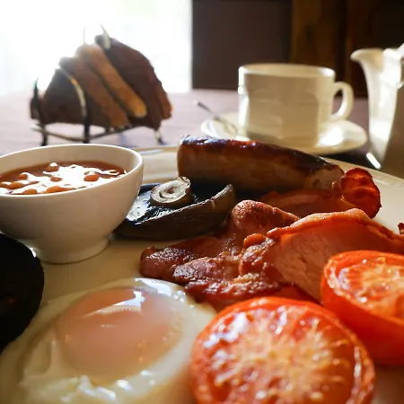 Manor House Hotel, Hotel 3*