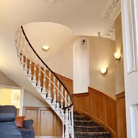 Manor House Hotel,